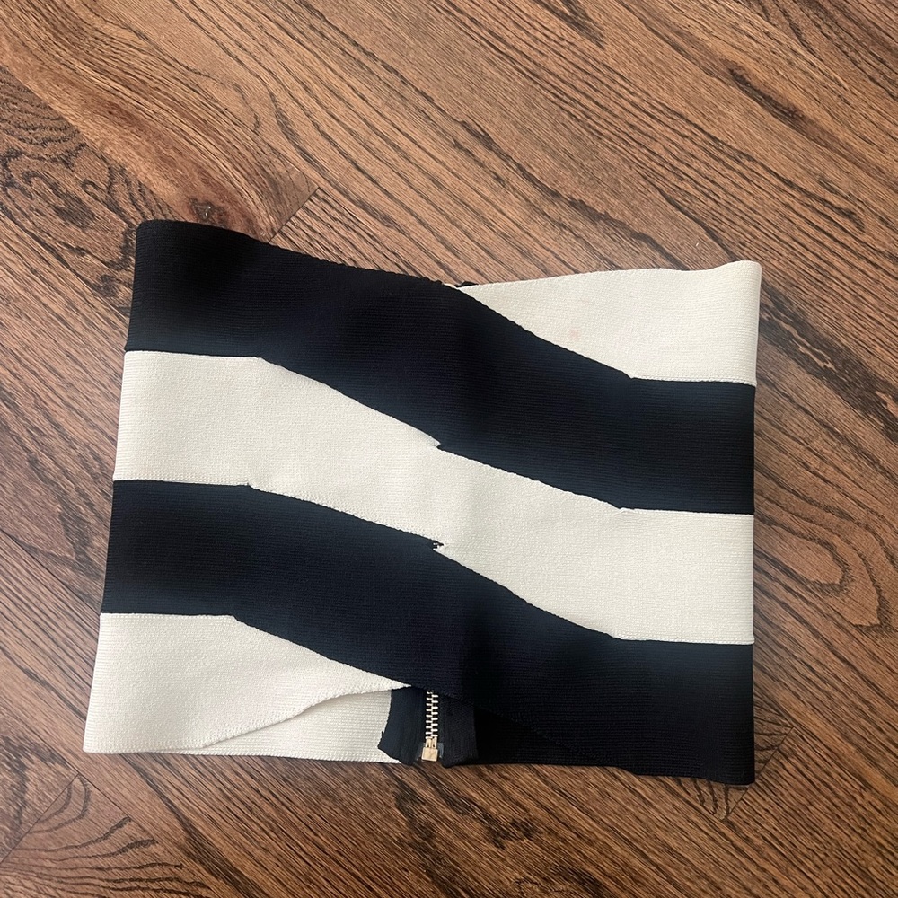 CIDER Retro Black And White Strapless Crisscross Zip Up Tube Top